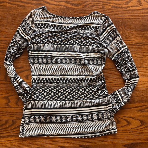 BKE Tribal Print Top - Picture 3 of 3